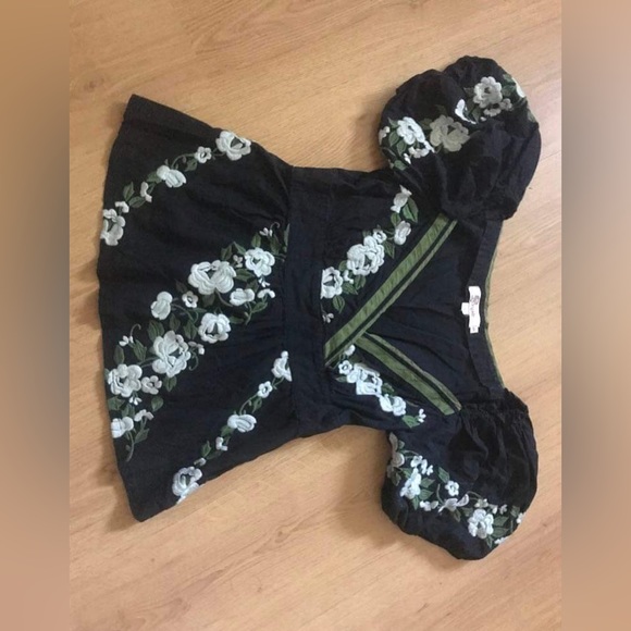 Small Aryeh Top - Picture 2 of 5